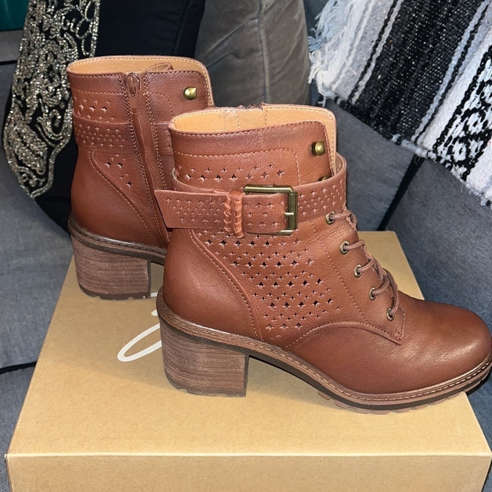 Gemma Block Heel Bootie Size 9 M - image 3